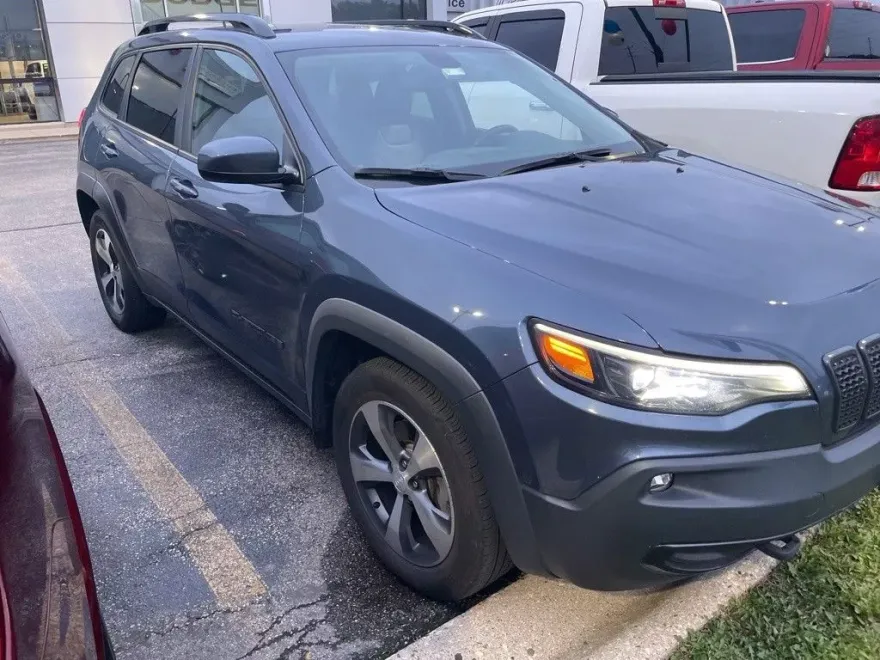 2020 Jeep Cherokee Latitude 80th Anniversary Edition photo 1