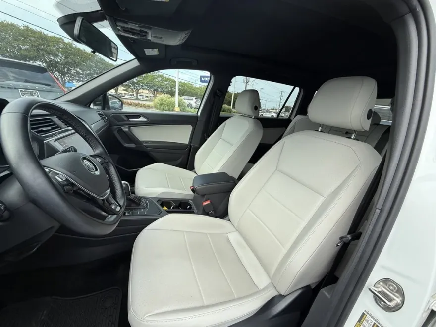 2021 Volkswagen Tiguan SE R-Line Black photo 1