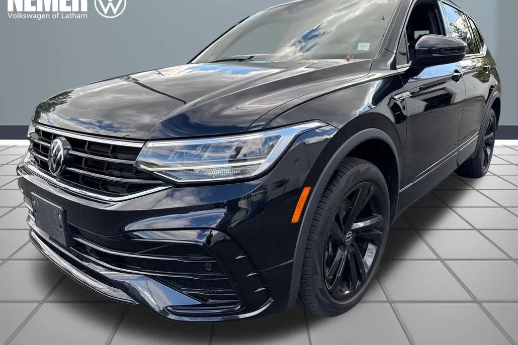 2023 Volkswagen Tiguan SE R-Line Black photo 1