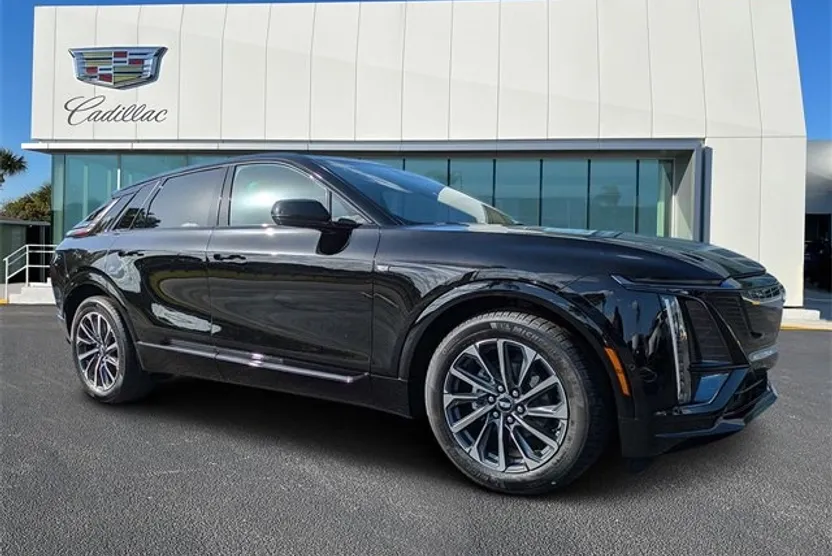 2025 Cadillac Lyriq Sport photo 1