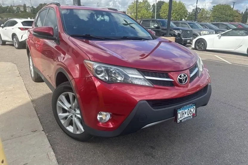 2015 Toyota RAV4 Limited photo 1