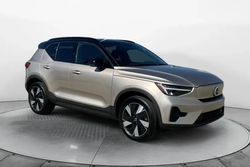 2024 Volvo XC40 Recharge Twin Core photo 1