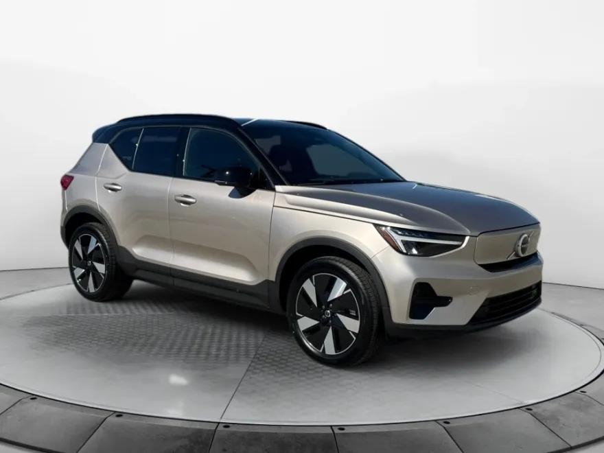 2024 Volvo XC40 Recharge Twin Core photo 1