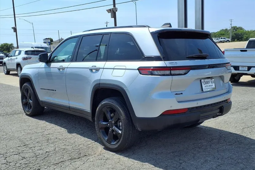 2024 Jeep Grand Cherokee Altitude photo 1