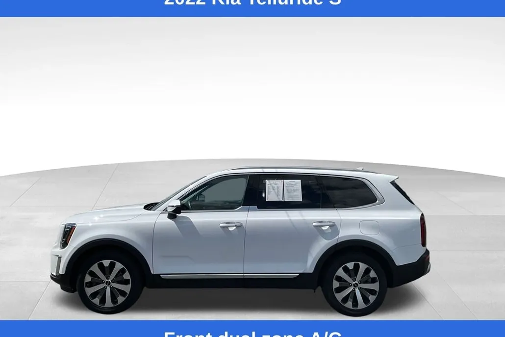 2022 Kia Telluride S photo 1