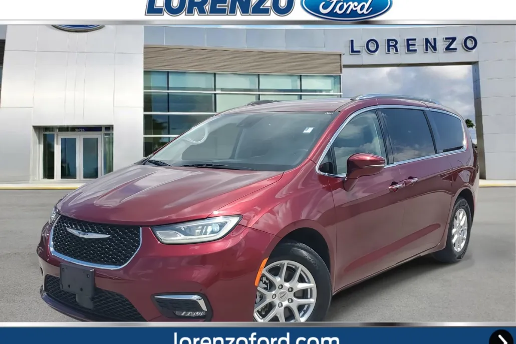2021 Chrysler Pacifica Touring L photo 1