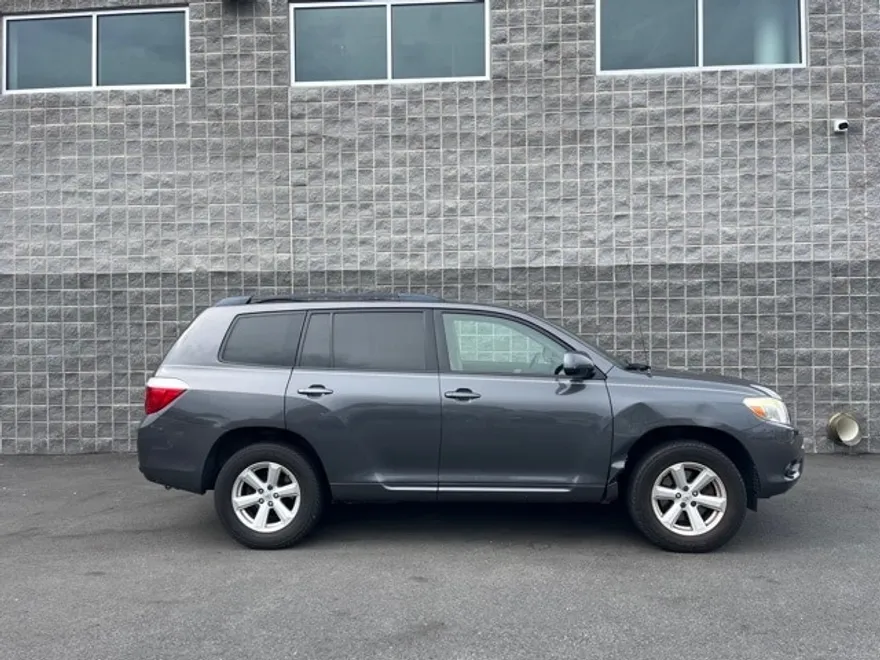 2008 Toyota Highlander Base photo 1
