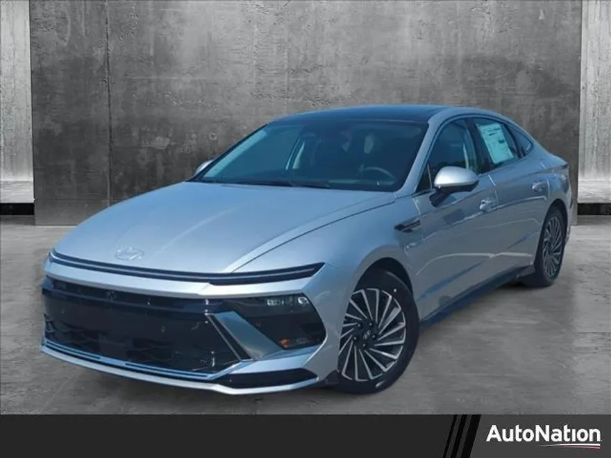 2025 Hyundai Sonata Hybrid Limited photo 1