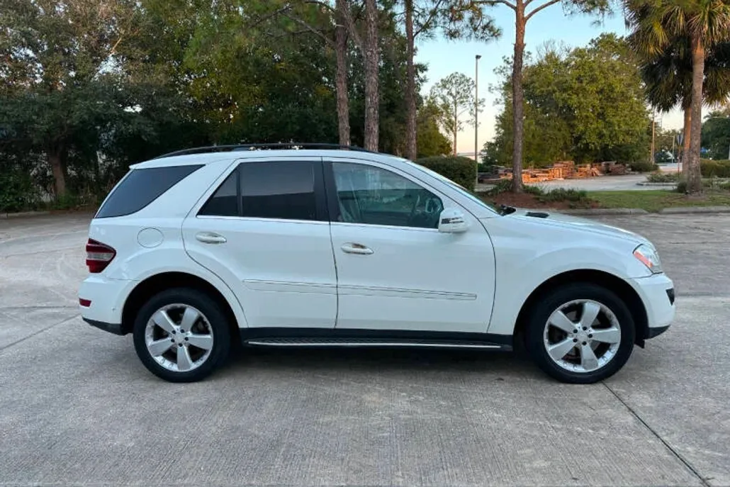 2011 Mercedes Benz ML 350 photo 1