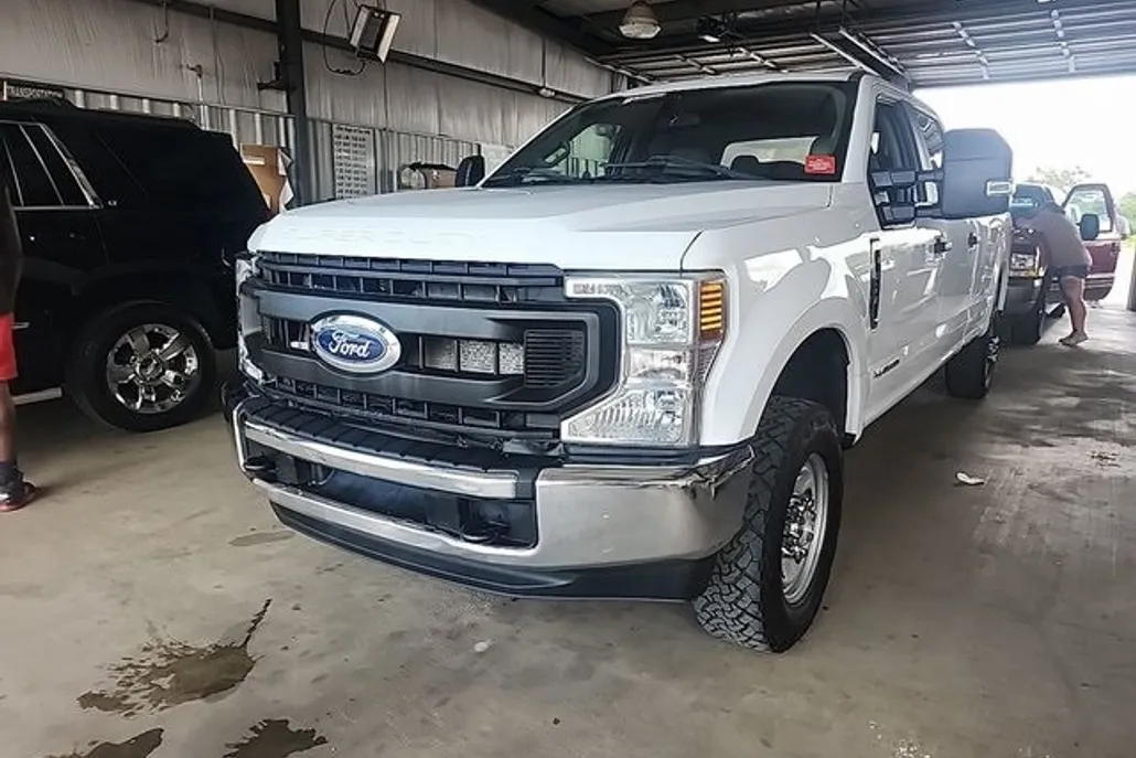 2022 Ford F-350 XL photo 1
