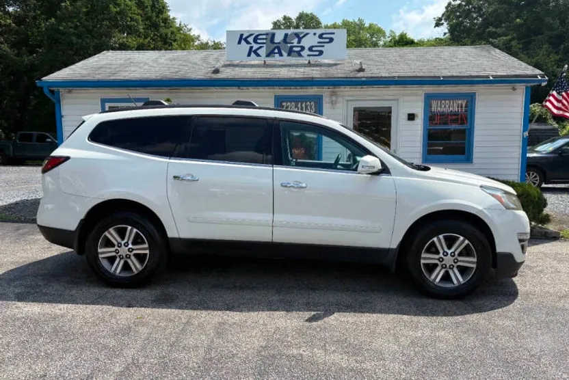 2015 Chevrolet Traverse 1LT photo 1