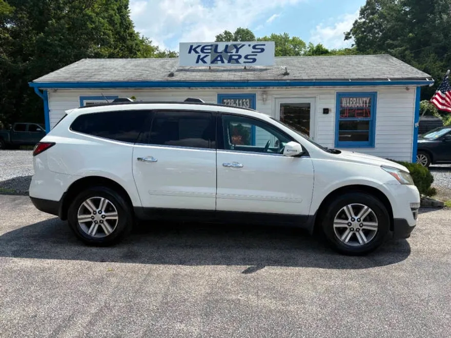 2015 Chevrolet Traverse 1LT photo 1