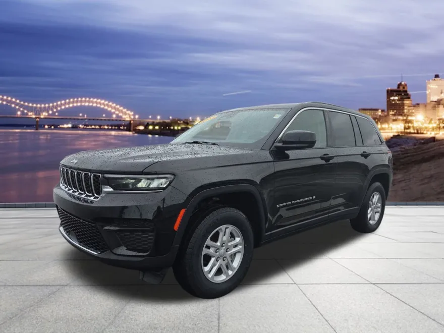 2023 Jeep Grand Cherokee Laredo photo 1