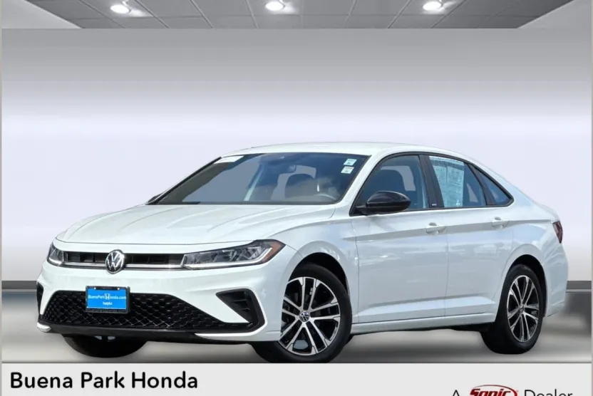 2025 Volkswagen Jetta Sport photo 1