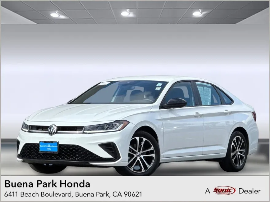 2025 Volkswagen Jetta Sport photo 1
