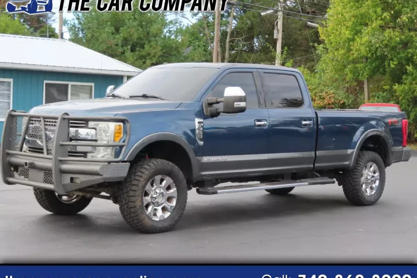2017 Ford F-350 Lariat photo 1
