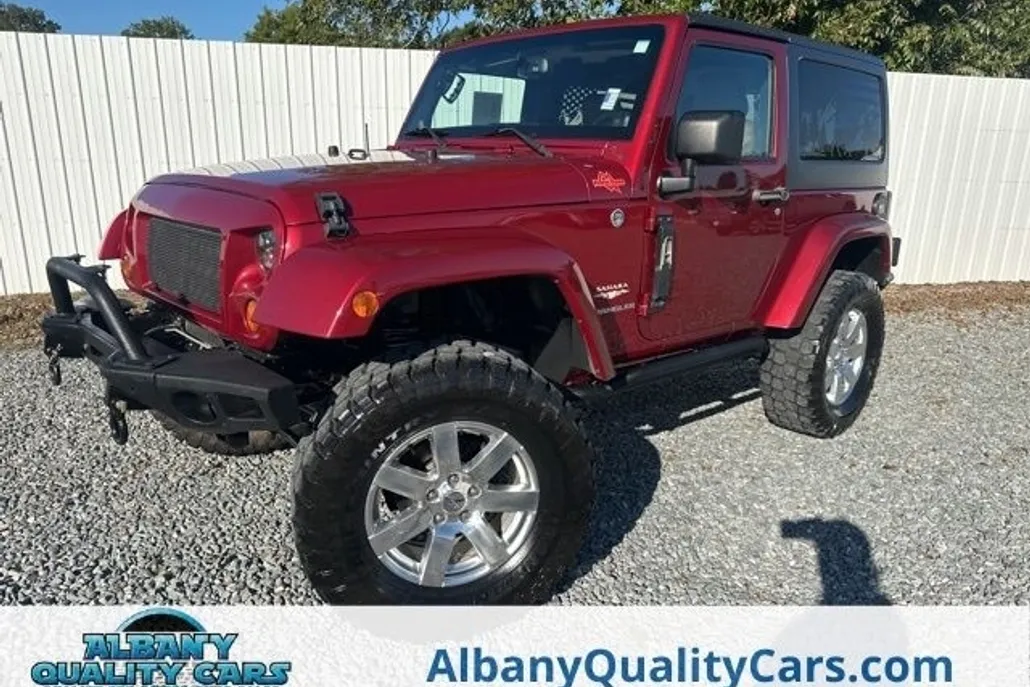2013 Jeep Wrangler Sahara photo 1