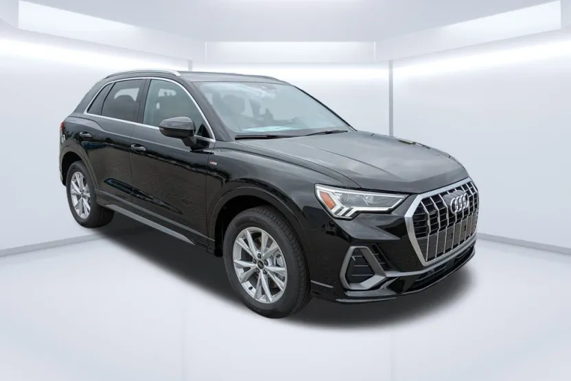 2025 Audi Q3 S line Premium photo 1
