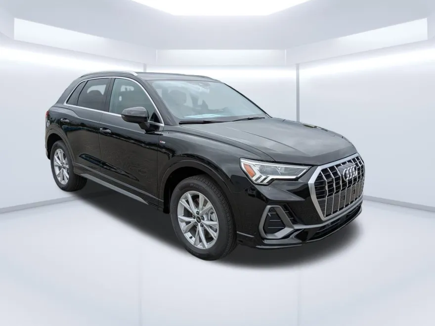 2025 Audi Q3 S line Premium photo 1