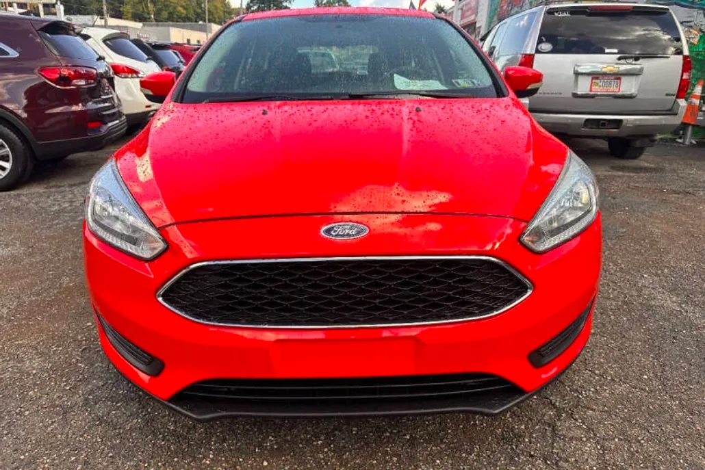 2016 Ford Focus SE photo 1