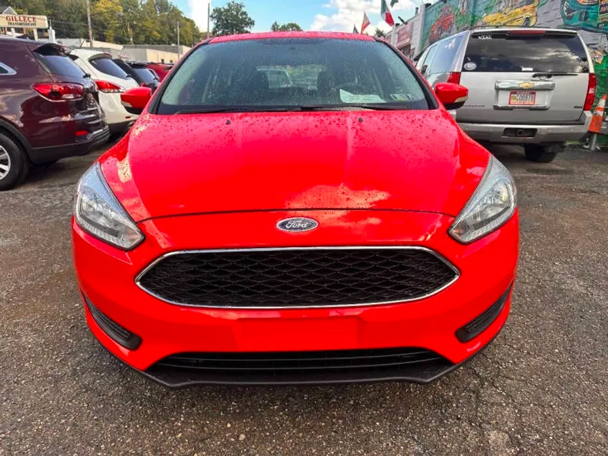 2016 Ford Focus SE photo 1