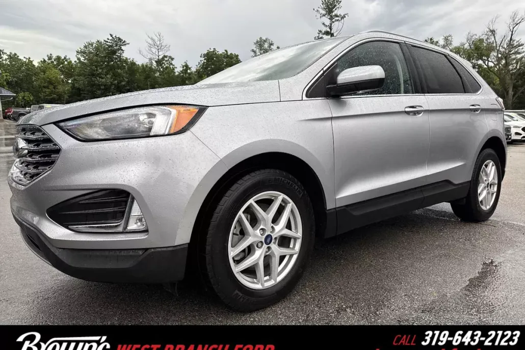 2022 Ford Edge SEL photo 1