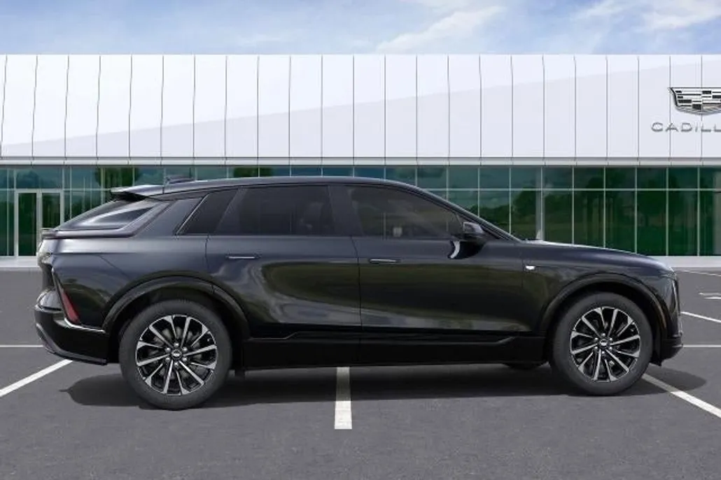 2025 Cadillac Lyriq Sport photo 1