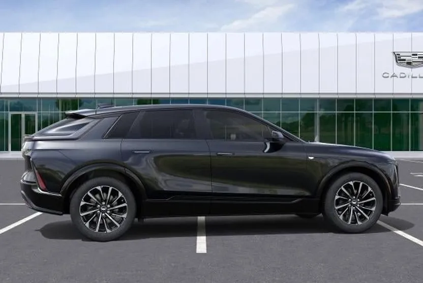 2025 Cadillac Lyriq Sport photo 1