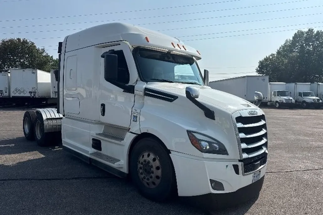 2020 Freightliner Cascadia 126" Sleeper Cab photo 1