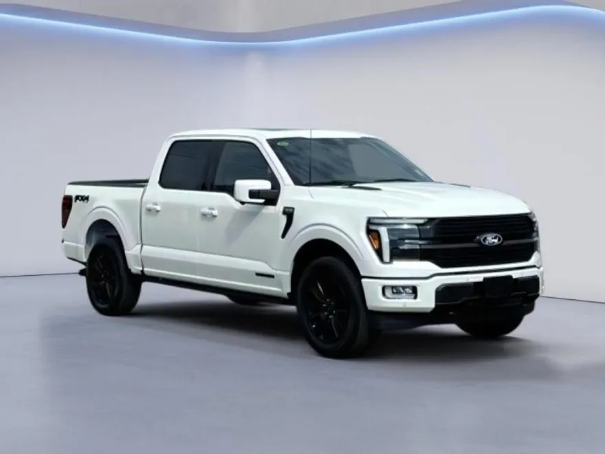 2025 Ford F-150 Platinum photo 1