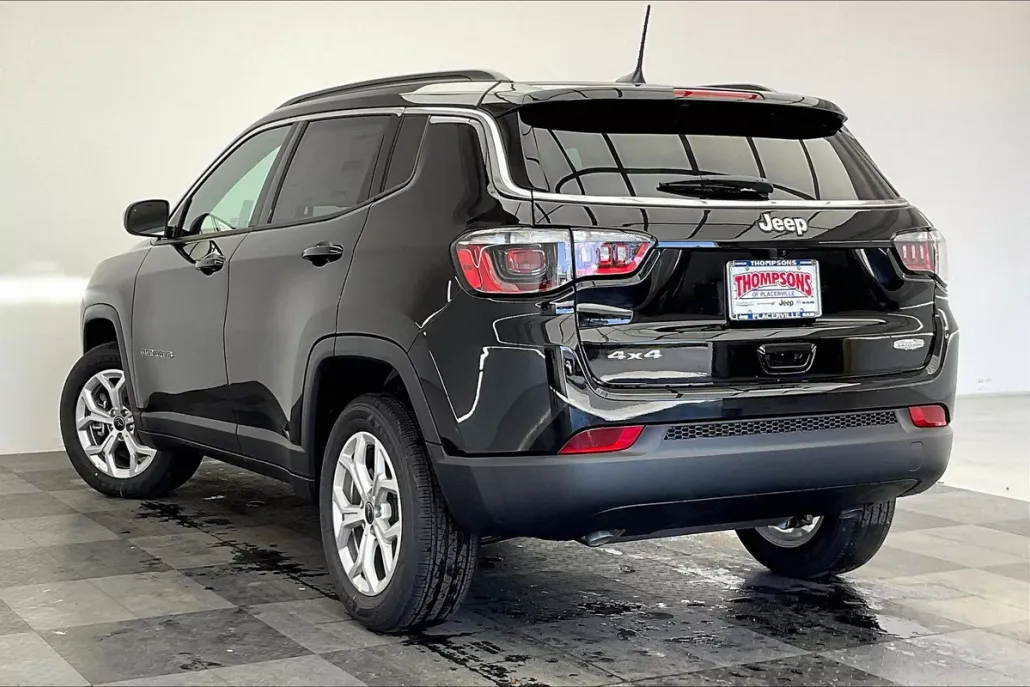 2025 Jeep Compass Latitude photo 1