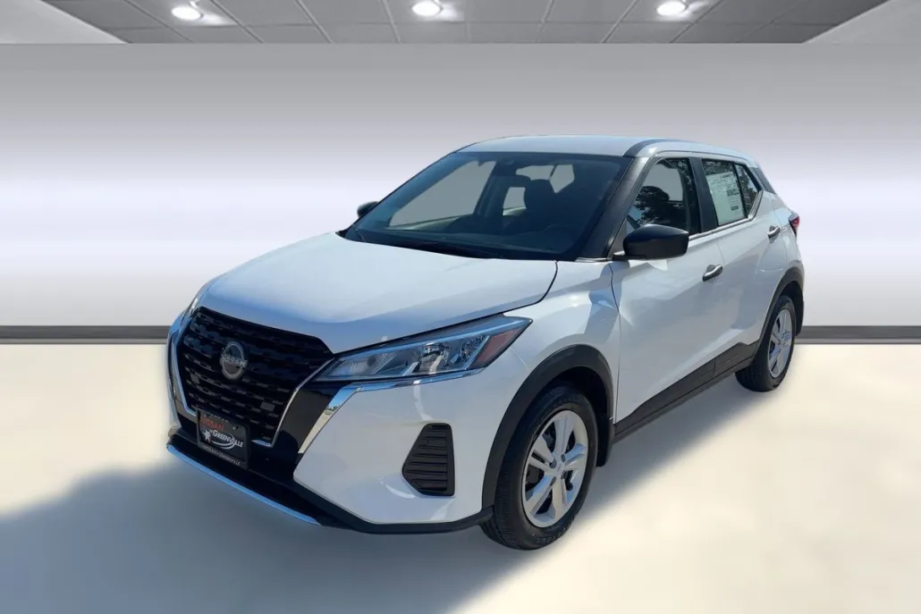 2025 Nissan Kicks Play S photo 1