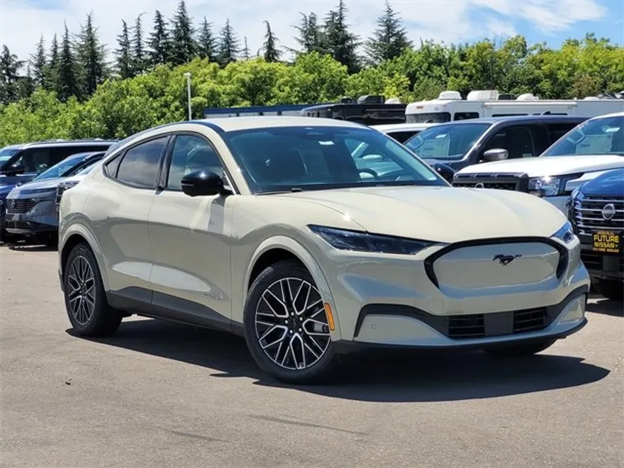 2025 Ford Mustang Mach-E Premium photo 1