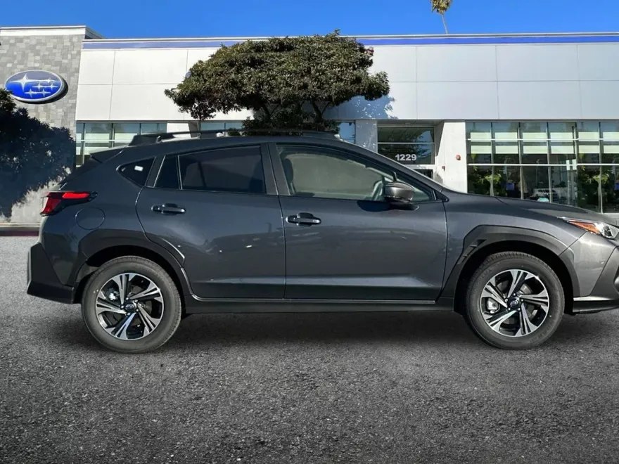 2025 Subaru Crosstrek Premium photo 1