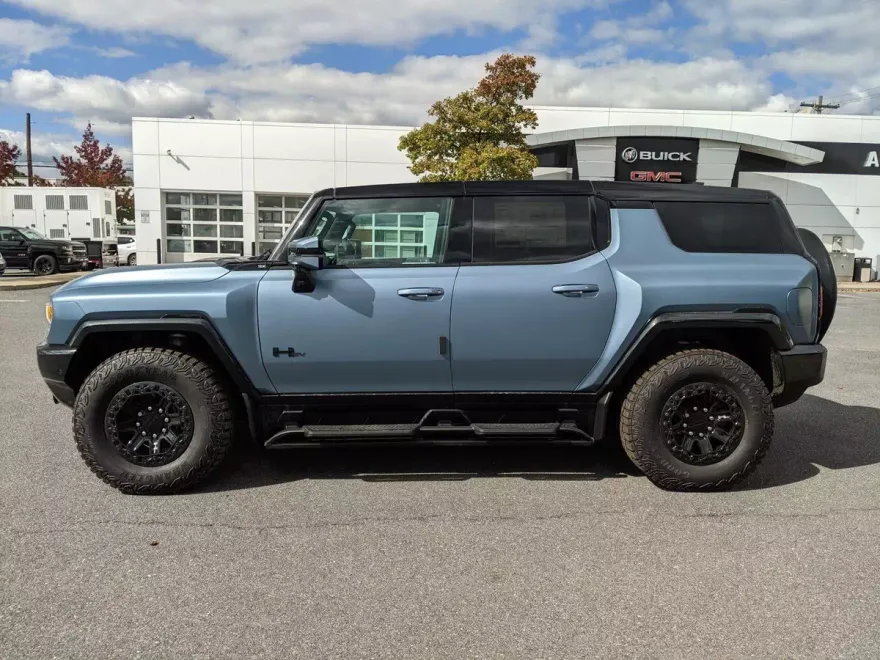 2024 Gmc Hummer EV SUV photo 1
