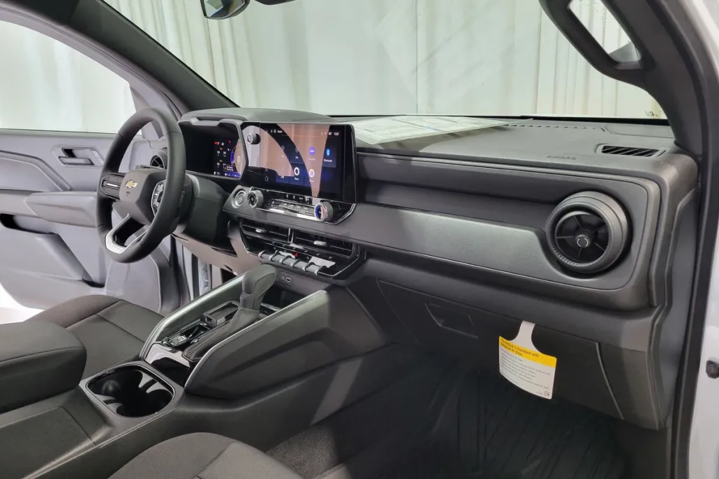 2025 Chevrolet Colorado LT photo 1