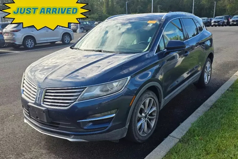 2015 Lincoln MKC Base photo 1