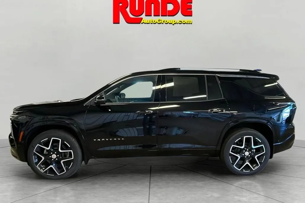 2026 Chevrolet Traverse High Country photo 1