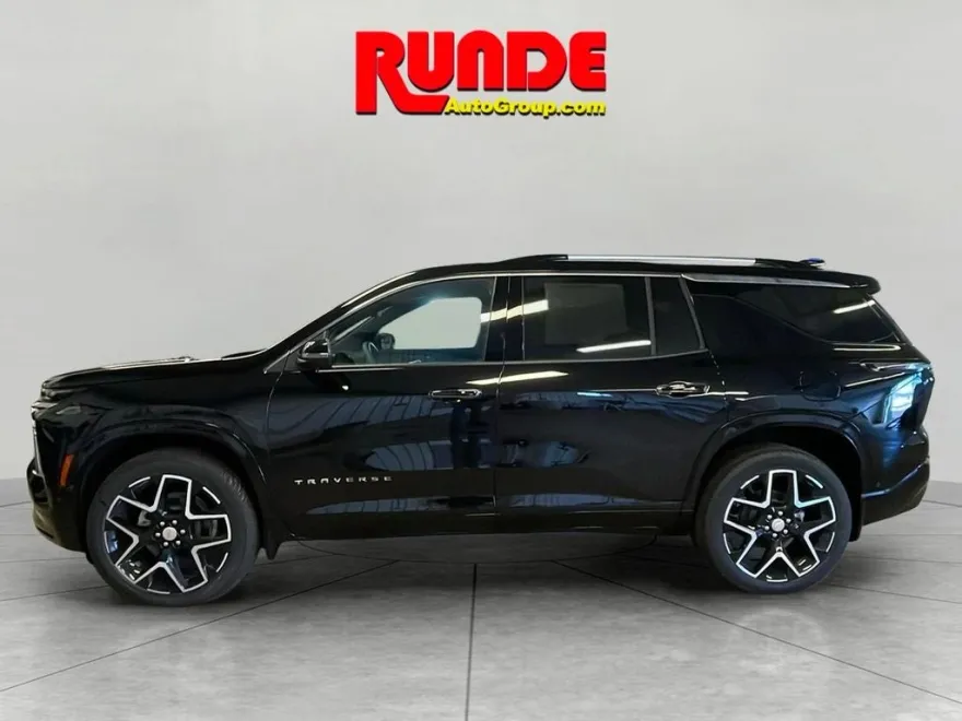 2026 Chevrolet Traverse High Country photo 1