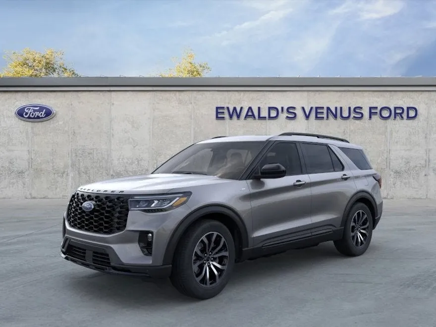 2025 Ford Explorer ST-Line photo 1