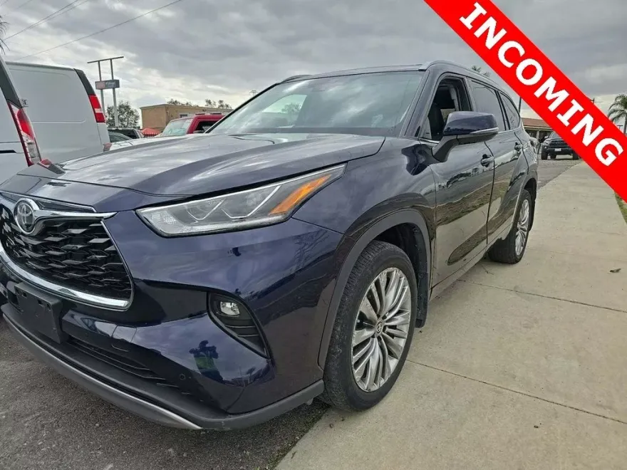 2022 Toyota Highlander Platinum photo 1