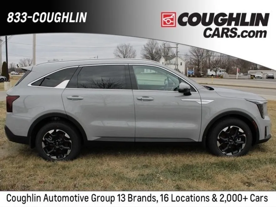 2025 Kia Sorento S photo 1