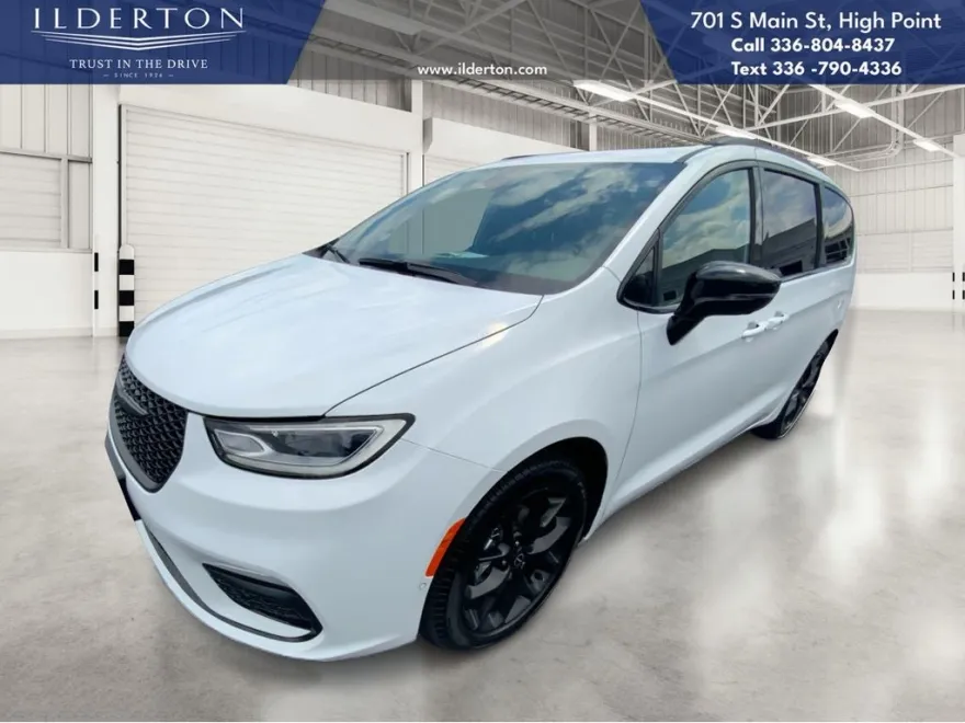 2026 Chrysler Pacifica Limited photo 1