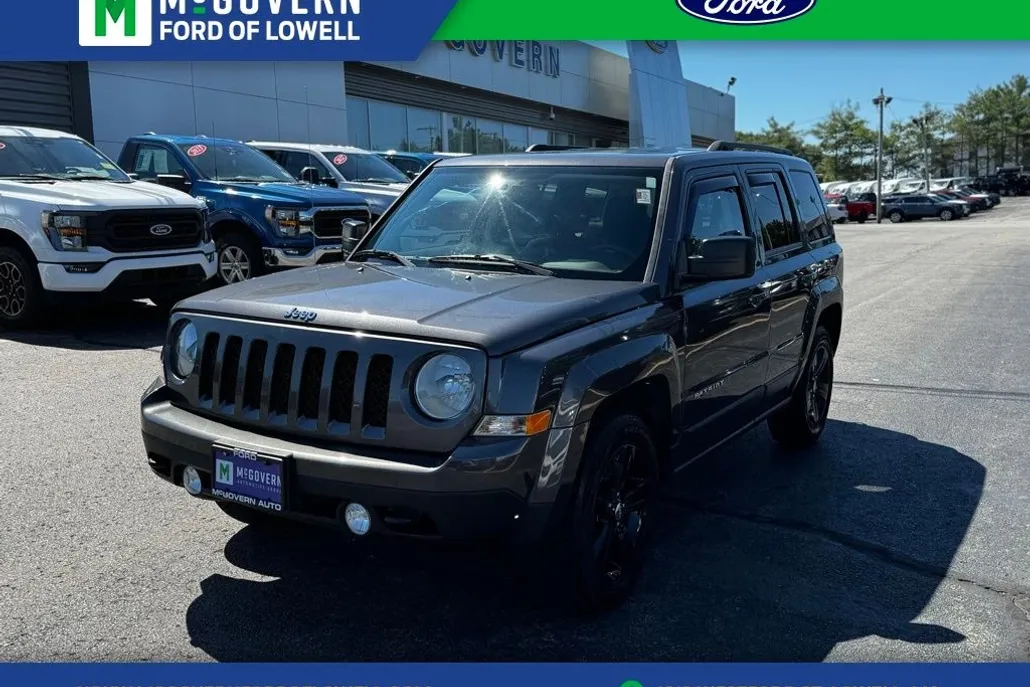 2016 Jeep Patriot Latitude photo 1