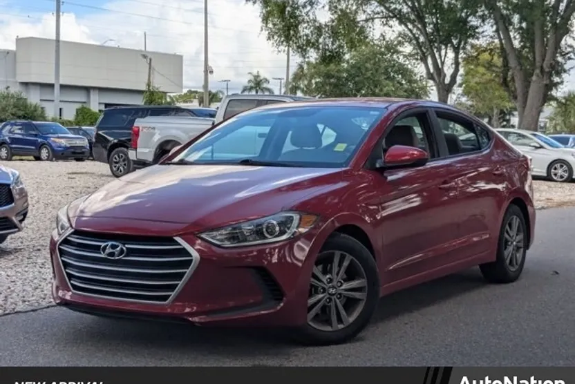 2018 Hyundai Elantra SEL photo 1