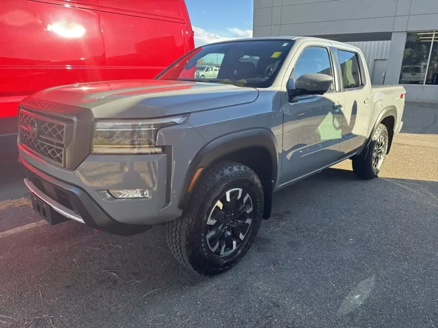 2022 Nissan Frontier Crew Cab PRO-4X photo 1