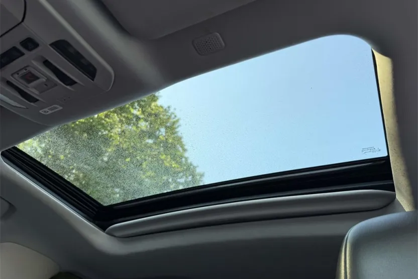 2022 Toyota Highlander XLE photo 1