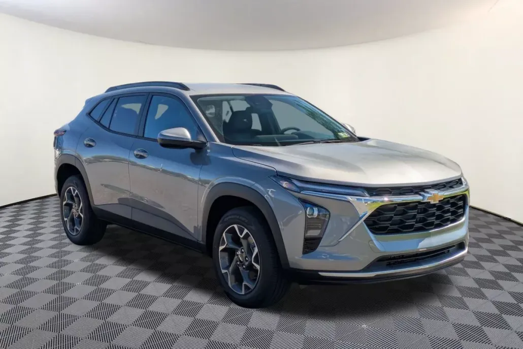 2025 Chevrolet Trax LT photo 1
