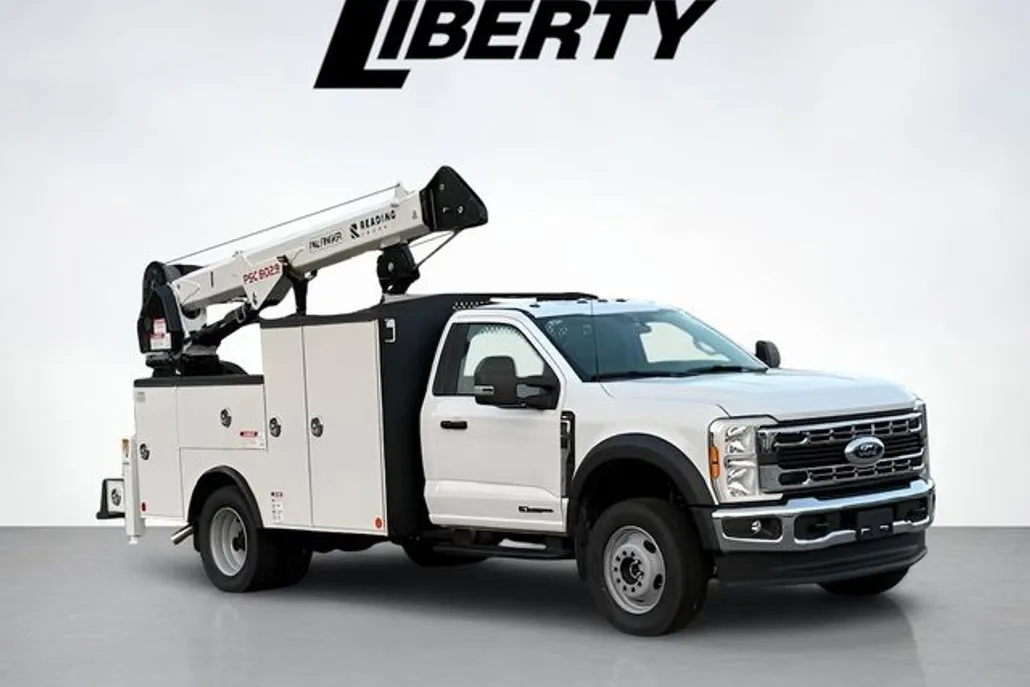2025 Ford F-600 photo 1