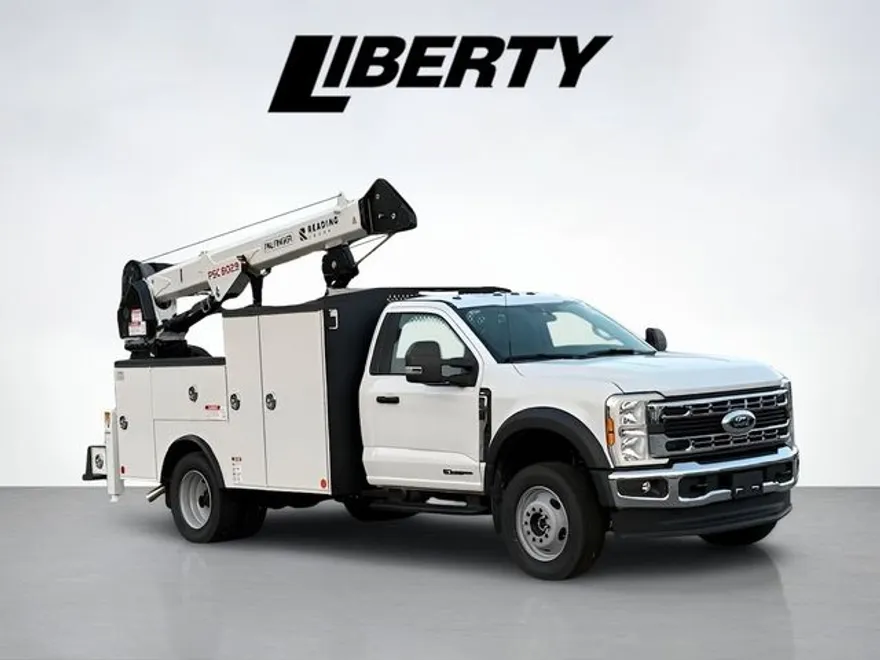 2025 Ford F-600 photo 1